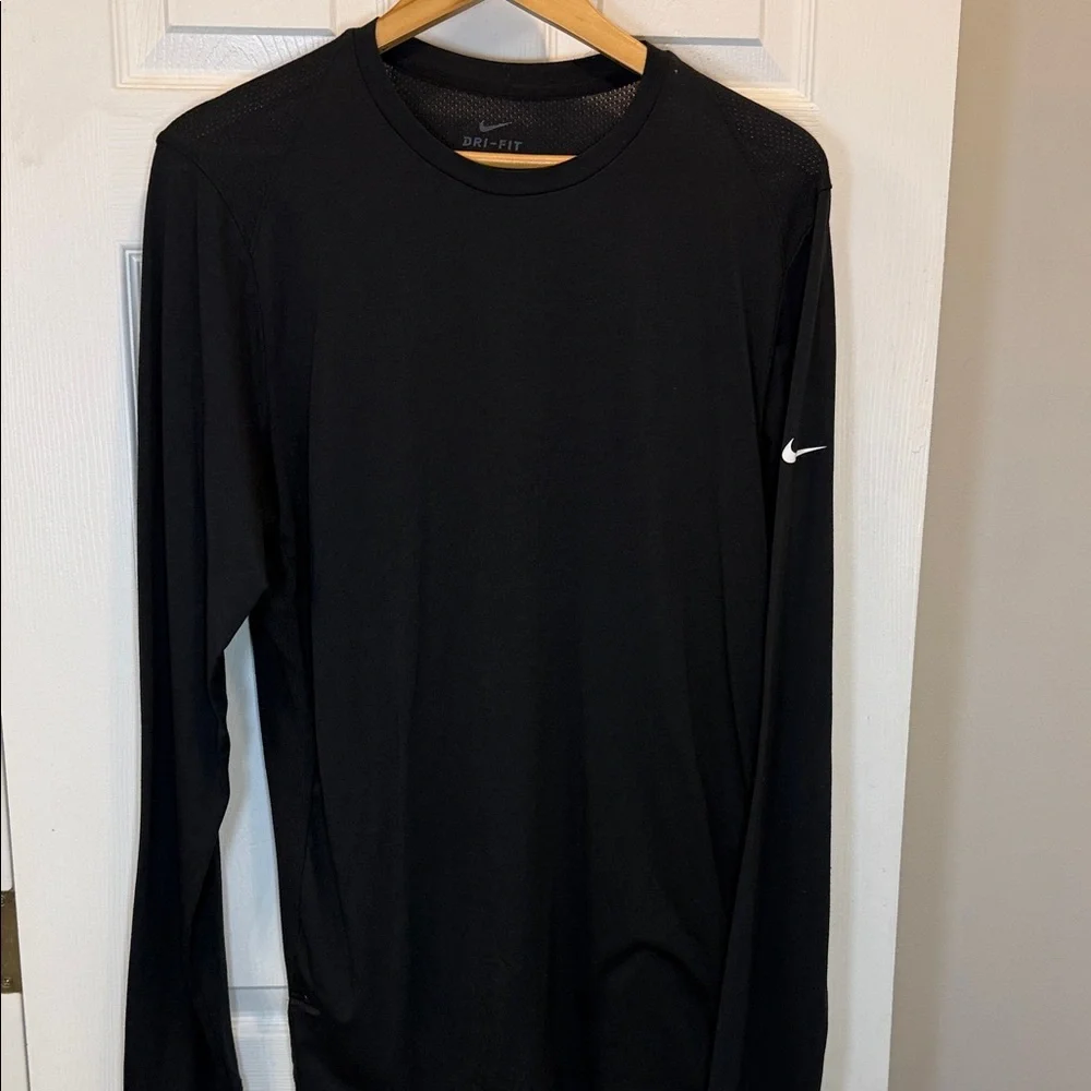 Nike Men's Long Sleeve Black Tee - Picture 1 of 2